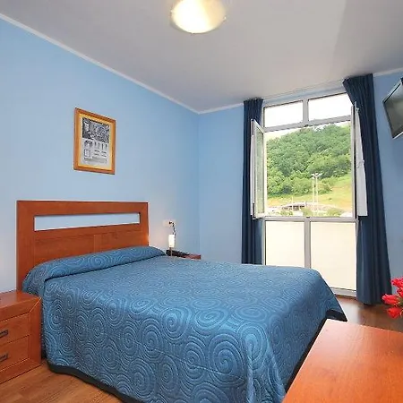 Aguila Real Hotell 3*